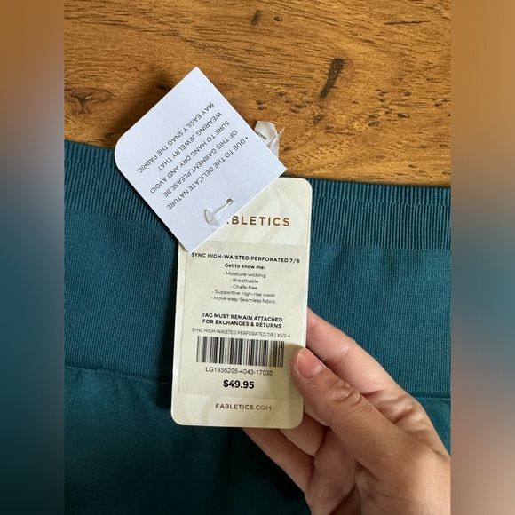 Fabletics 3/4 Length Leggings - Picture 4 of 6